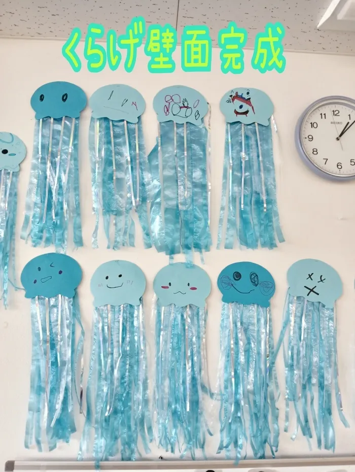 発達ラボ　春日部教室/くらげ壁面完成