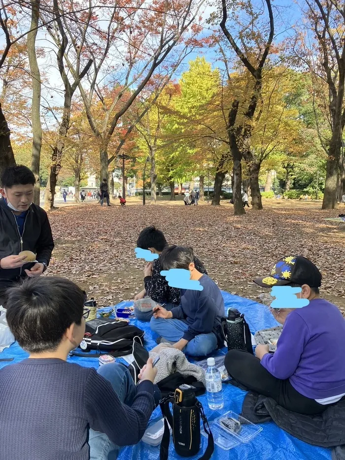 ふれあい児童発達支援・放課後等デイサービス　市川行徳教室/お外で食事！