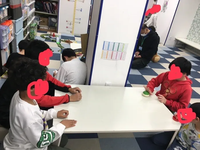 ふれあい児童発達支援・放課後等デイサービス　市川行徳教室/テーブルホッケー