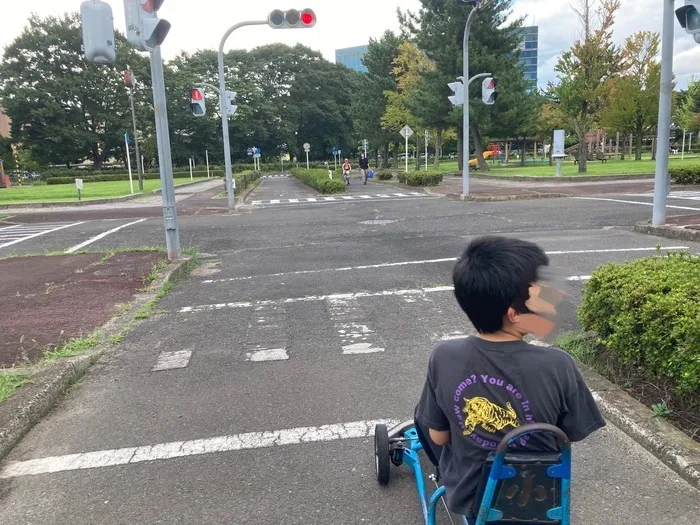 放課後等デイサービスキラキラ宮千代/右見て、左見て！