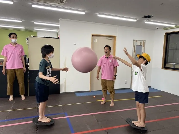 愛YOUわくわく広場/バランスボードキャッチをしたよ⚽山越越）