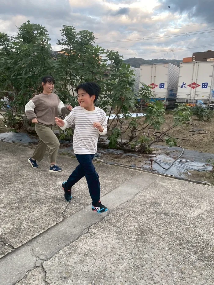 ライズ児童デイサービス楽音寺/元気に外遊び☺️