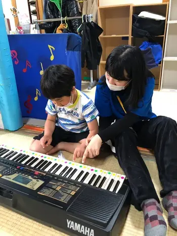 ライズ児童デイサービス楽音寺/電子ピアノ