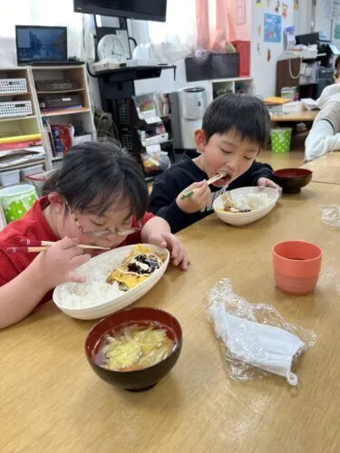 さわやか愛の家 さくら館/とん平焼き