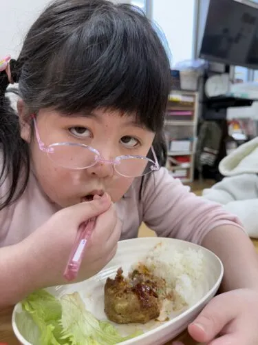 さわやか愛の家 さくら館/職員の食卓　ハンバーグ♪