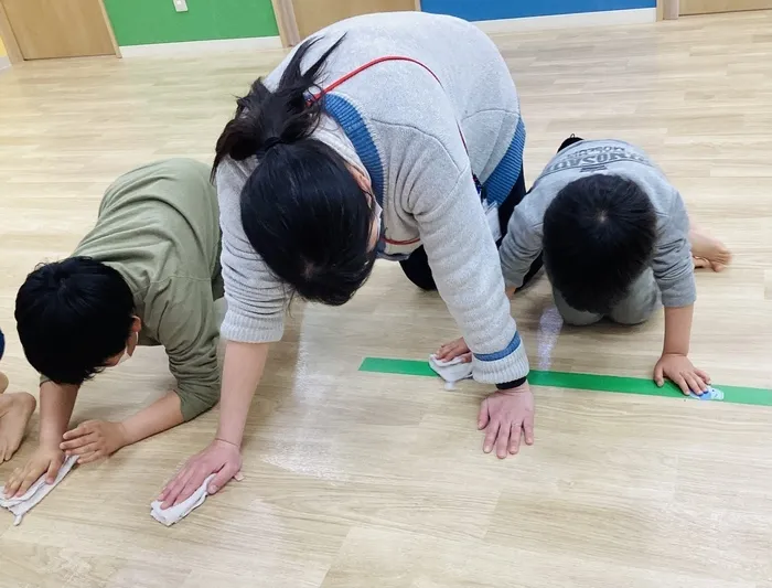 てらぴぁぽけっと　淵野辺駅前教室/雑巾掛けの練習②🌟