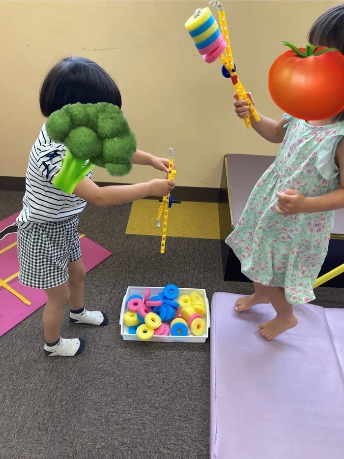 わくわくキッズルーム佐久平/マジックハンドでスポンジを運ぼう‼️