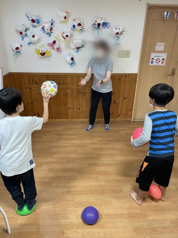 きりんのあくび kids ふせ