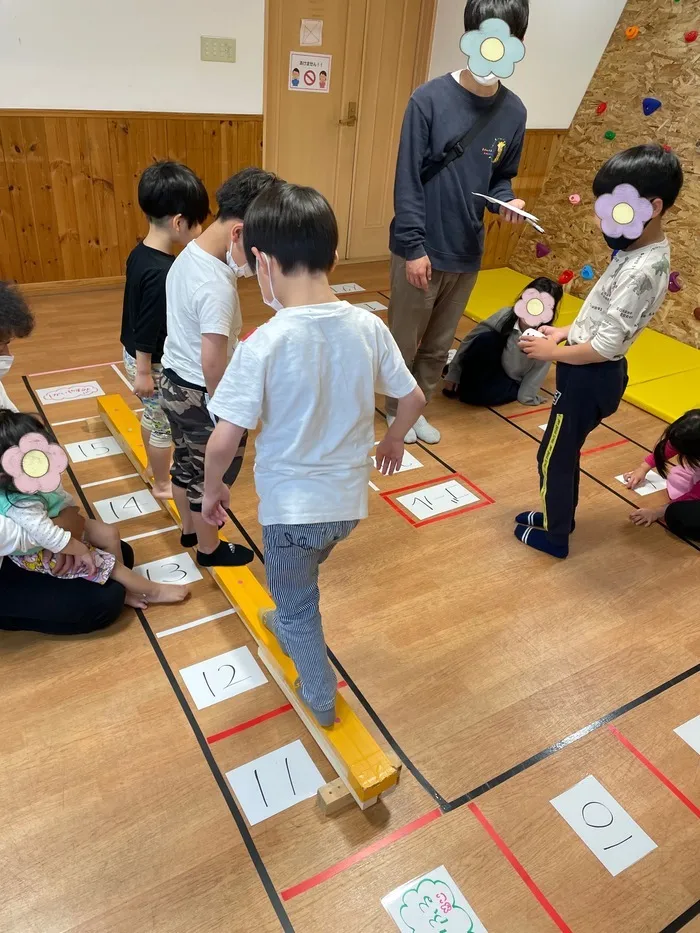 きりんのあくび　kids　ふせ/すごろくゲーム＋平均台➰🎲