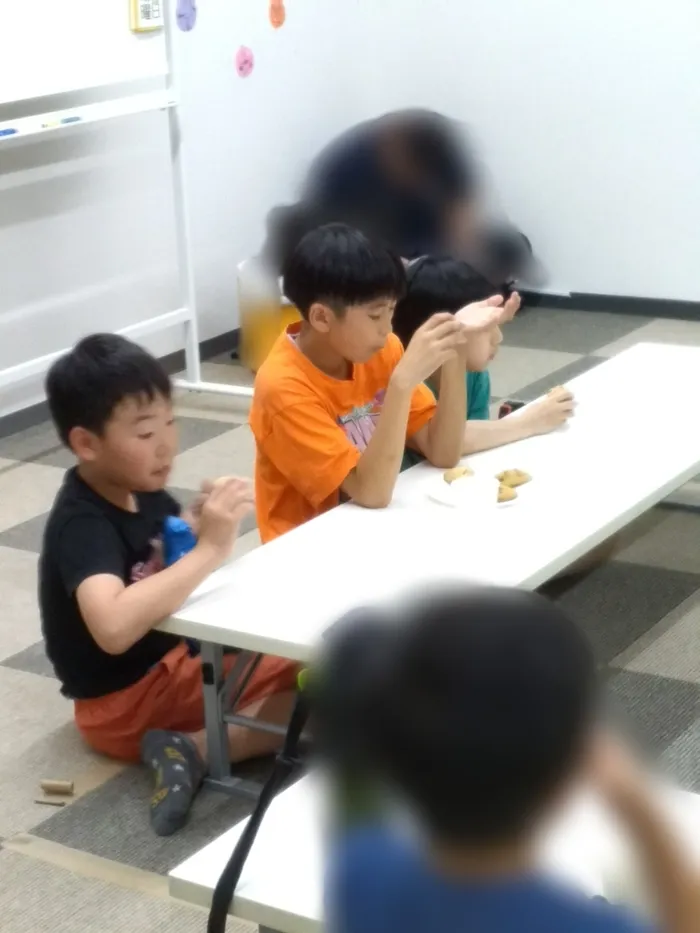 ちゃれんじくらぶ日の出教室/スタバ風チョコスコーン🍪