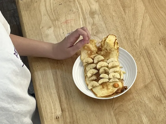 みつばち　桜町/おやつレク「鯉のぼりケーキ」🎏🥞