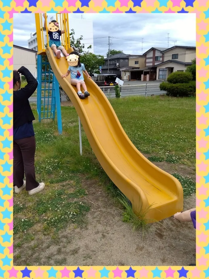 スパークスタジオ岩手北上（IMEトレーニング北上2号館）/２人で滑り台滑ったよ♬