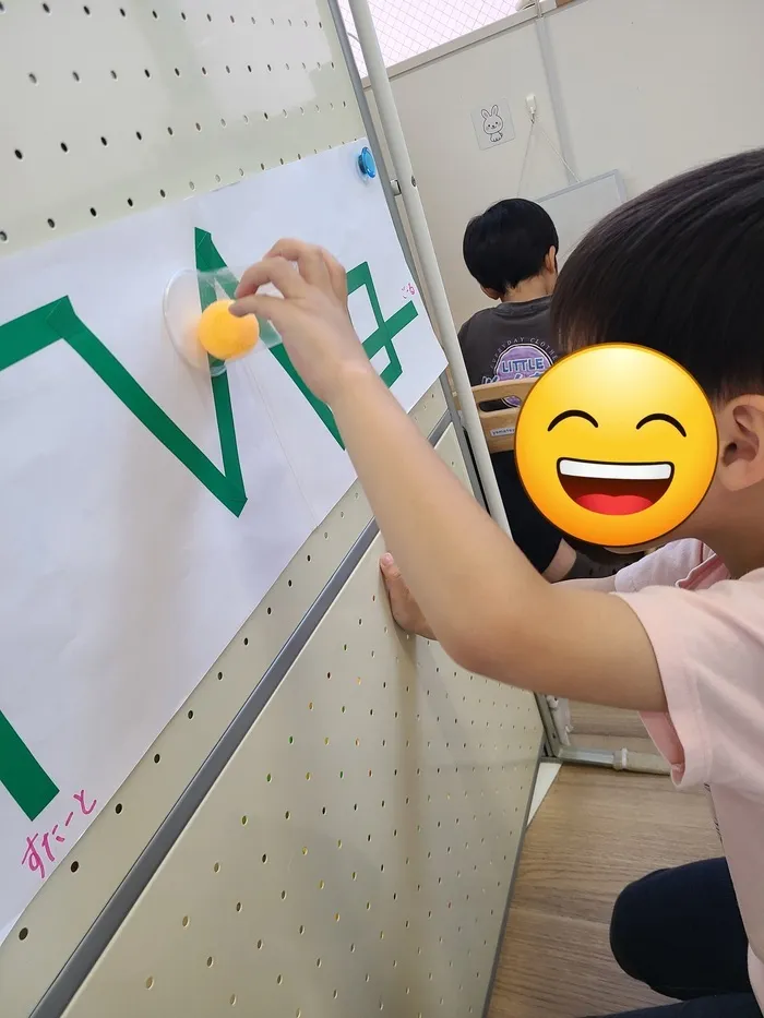 個別療育のゆめラボ 府中教室/ピンポン玉迷路✨