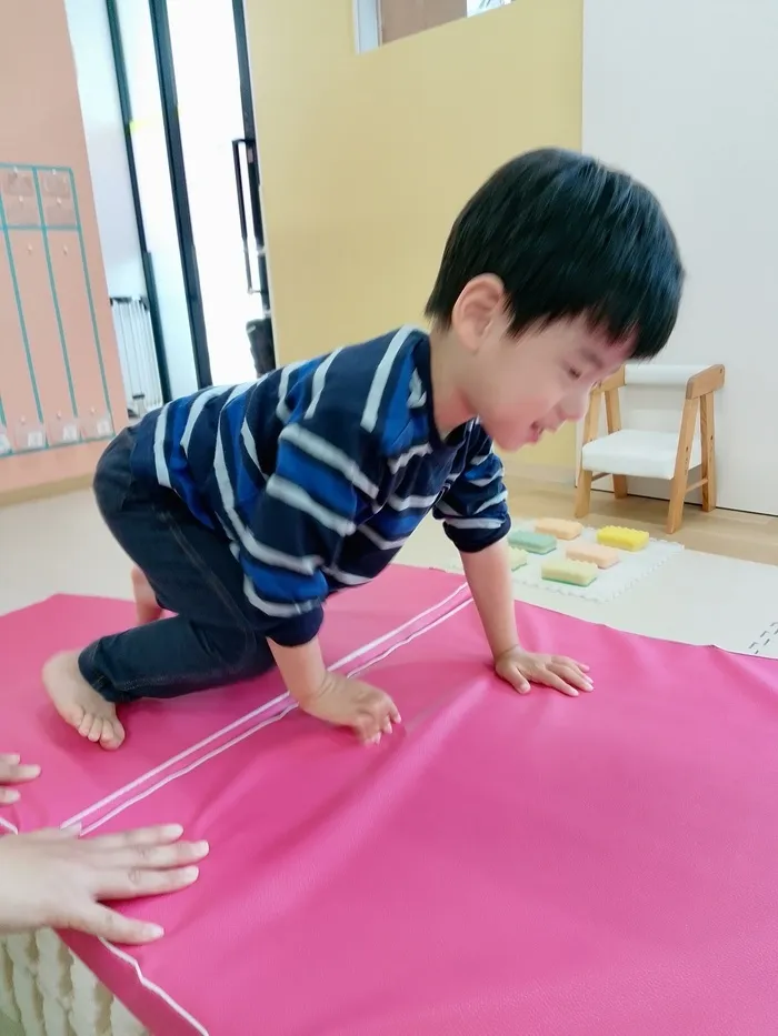 個別療育のゆめラボ 府中教室/マット登り💨