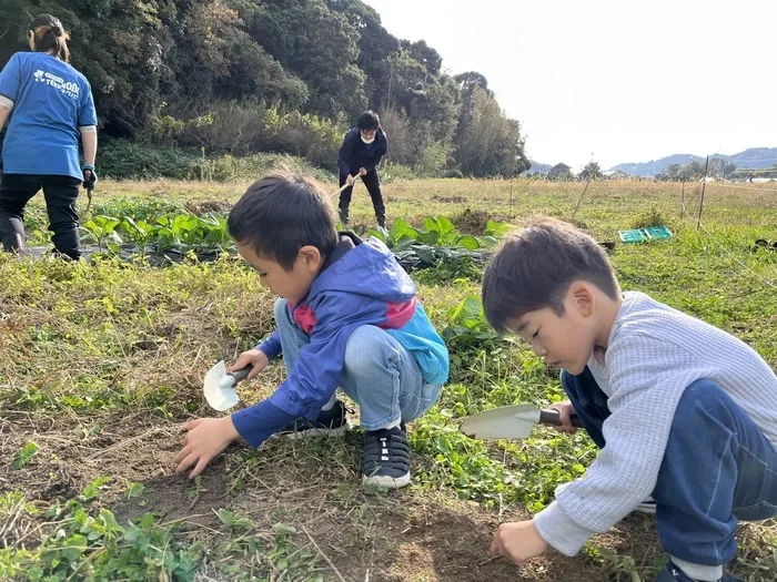 TEKUNOBI 糸島/先生の真似っこ遊び