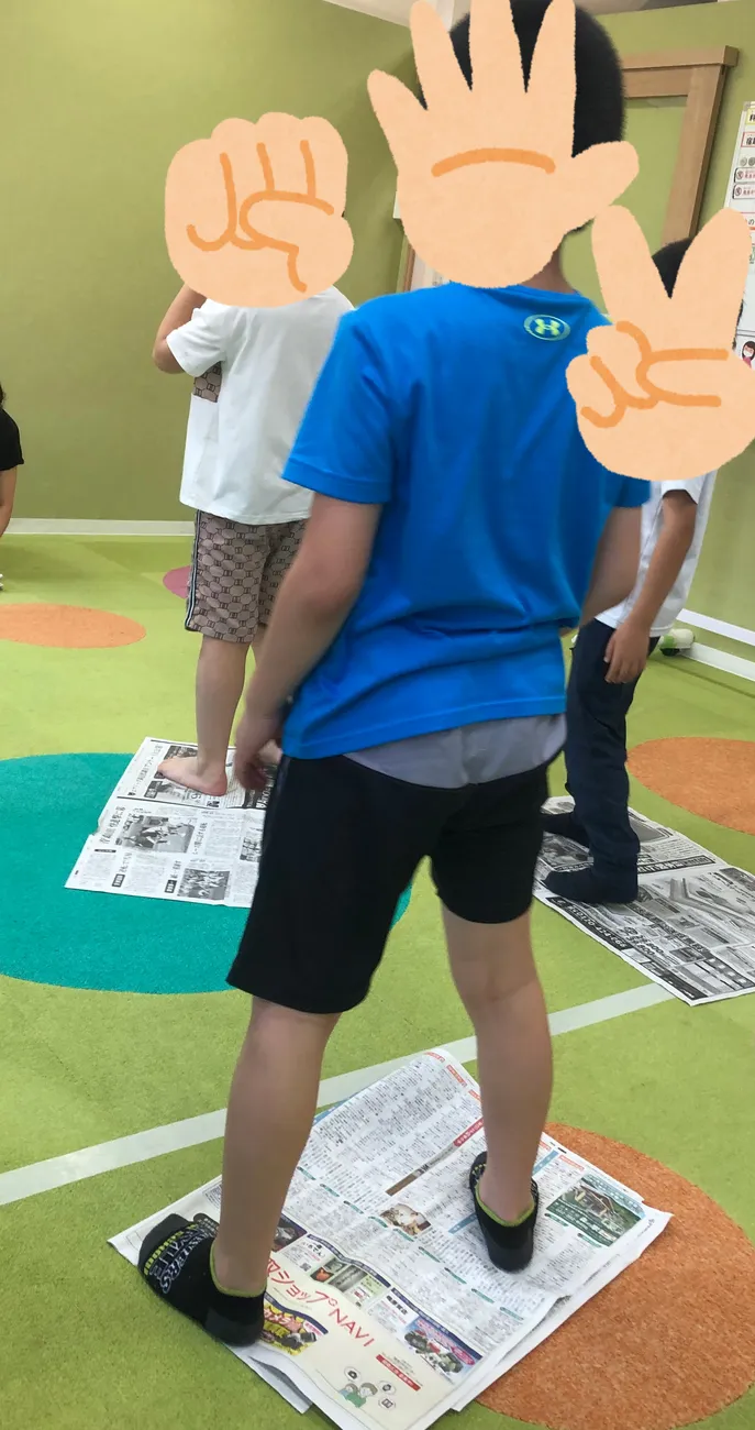 ブロッサムジュニア仙台木町教室/新聞紙ゲーム✊✌️🖐️
