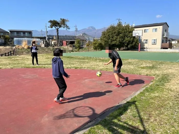 さくだいらキッズらぼ岩村田教室/ぽかぽか陽気の公園で