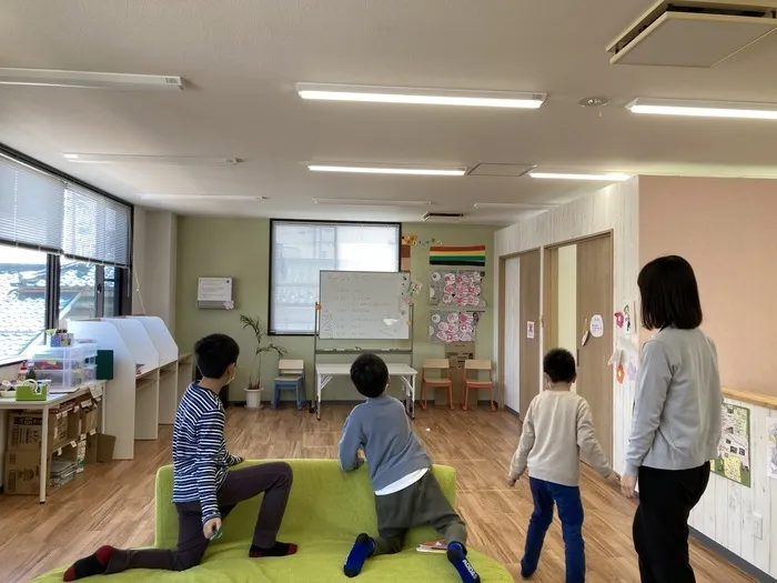 さくだいらキッズらぼ岩村田教室/こいのぼり飛行機選手権