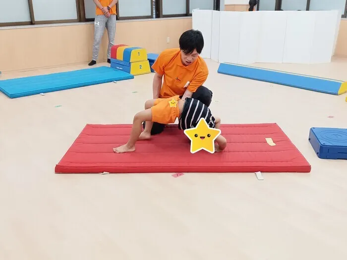ケンリハスポーツキッズ一社/スポーツキッズ一社　マット運動