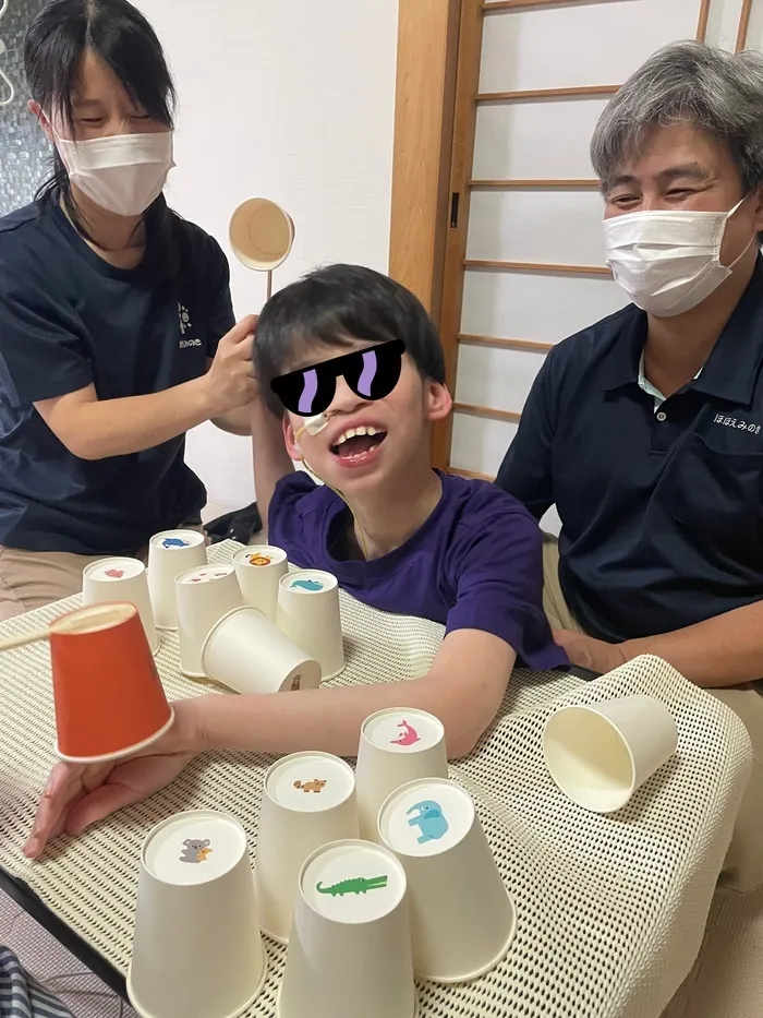 こどもデイサービスほほえみのき/カップリズム遊び