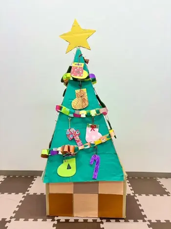 杜のつぐみ療育園 新田東園/クリスマスツリー作り🎄✨✨