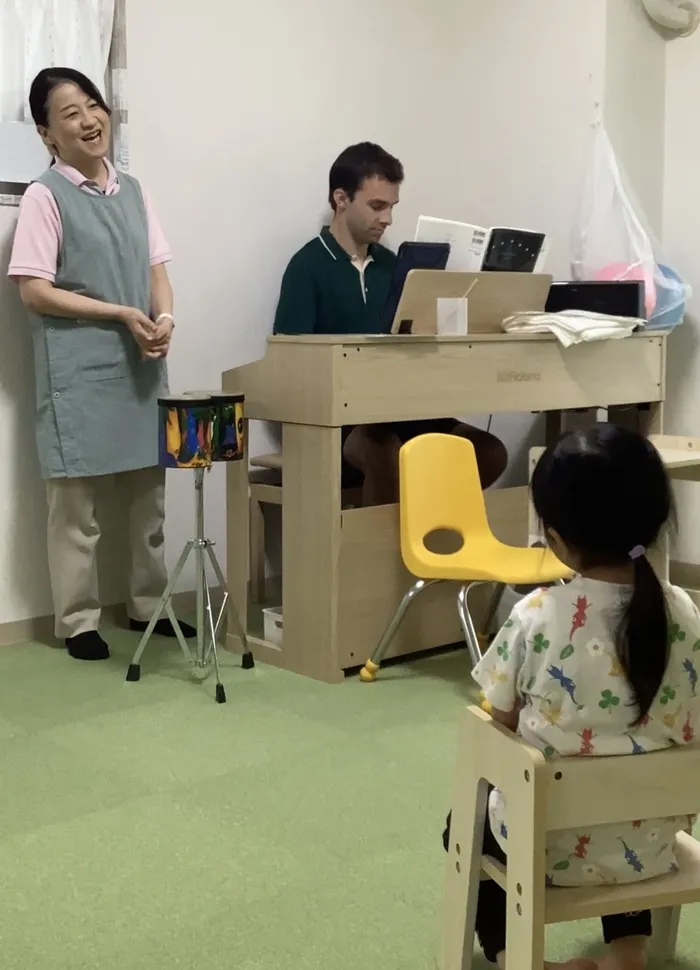 【音楽×ことば】 シンフォニー　児童発達支援・放課後等デイサービス/生歌と生演奏♬