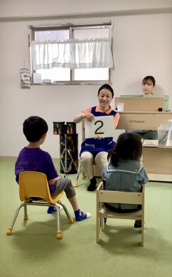  シンフォニー　児童発達支援・放課後等デイサービス/英語で歌おう🎵
