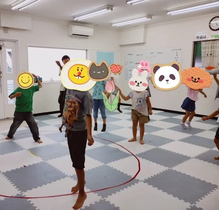 児童発達支援・放課後等デイサービスすたーりー/リズム遊び〜ダンス🎵〜
