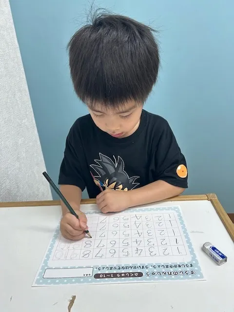 てらぴぁぽけっと長原駅前教室/数字（1~10）を書いたよ✐