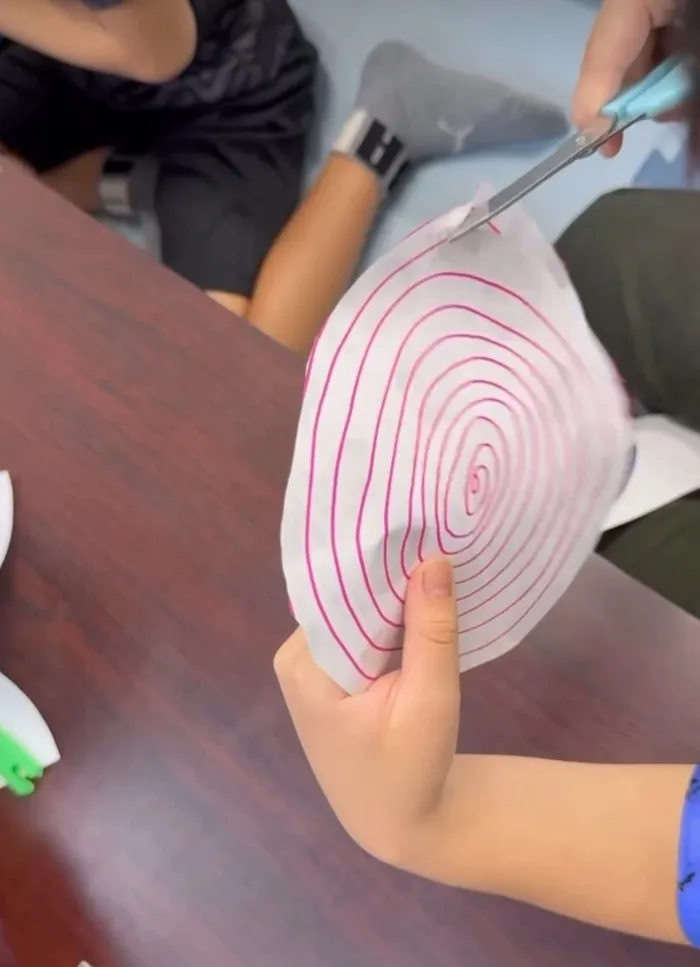 児童発達支援 スマイリーハーツ/✂️ スマイリーハーツの‟はさみ活動”✂️