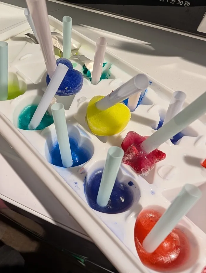 こどもサポート広場 minatos 綱島店/不思議⁉氷色塗り🍧