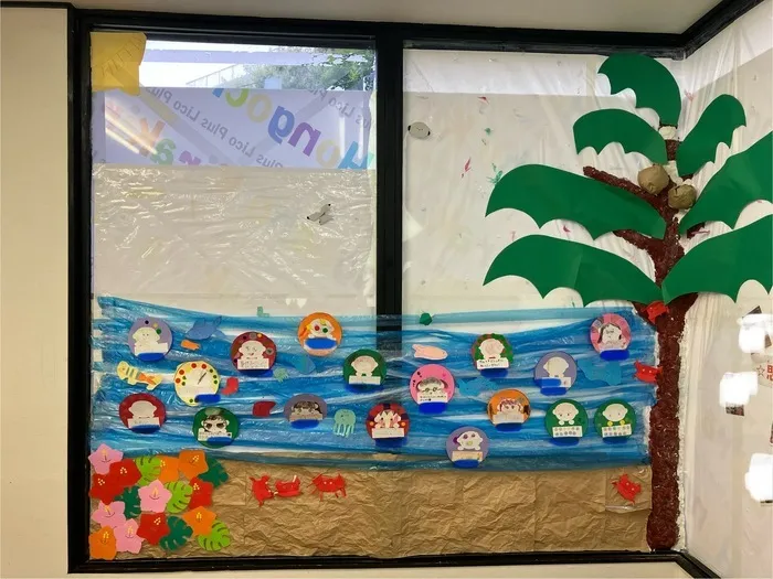 放課後等デイサービスキラキラ本郷町/夏休み突入☀️壁面作り🏝️