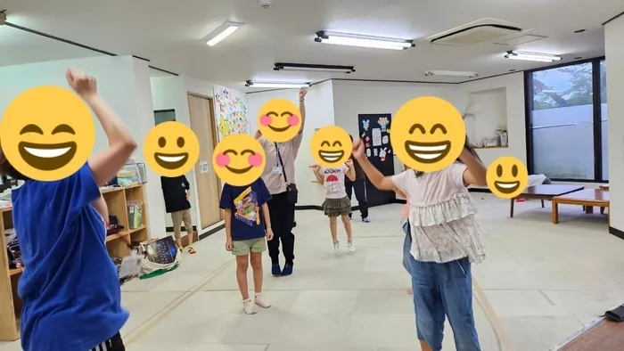 放課後等デイサービスキラキラ本郷町/🚌ダンス🥷