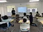 こすもすカレッジジュニア新松戸教室/３ヒントクイズ