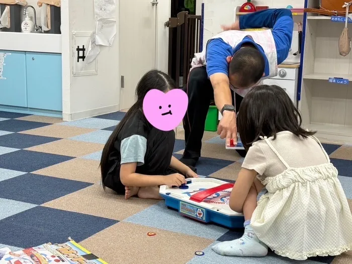 ふれあい児童発達支援・放課後等デイサービス　浦安教室/エアーホッケーで