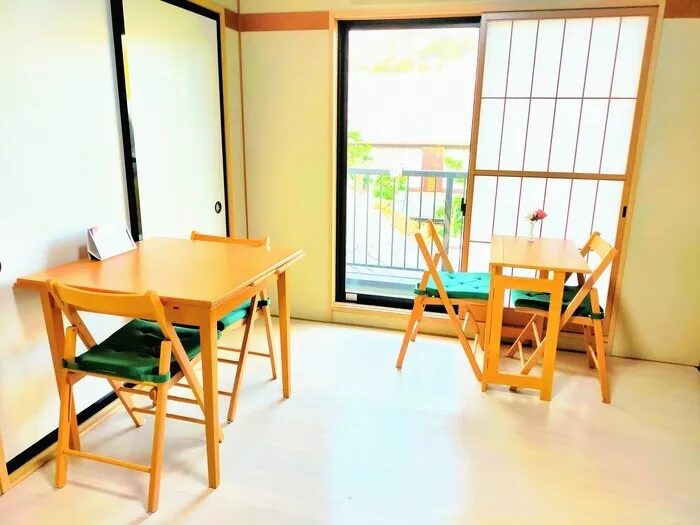 保護者様待合室です。おもちゃや本もあります。