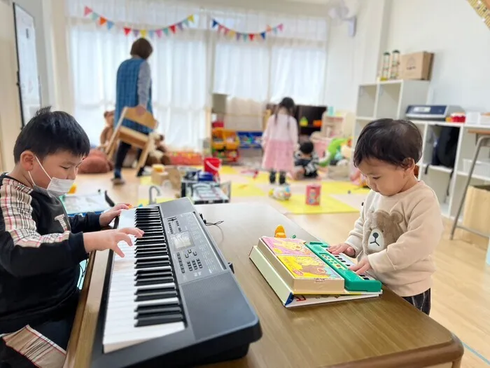 晴る日　藤田事業所/一緒に弾こうね♪