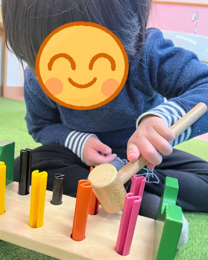 こぱんはうすさくら鴫野教室☆少数空きあります☆/狙いを定めてトントン！上手に叩けるかな？