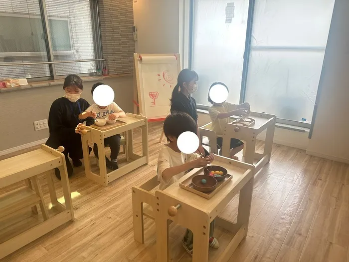 KID ACADEMY+西新宿5丁目校　児童発達支援/日常の支援風景