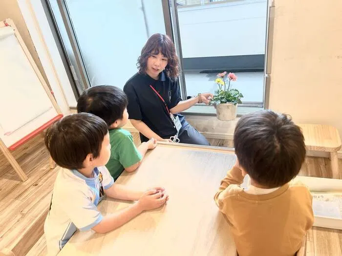 KID ACADEMY+西新宿5丁目校　児童発達支援/集団行動に慣れてきましたよ！😊