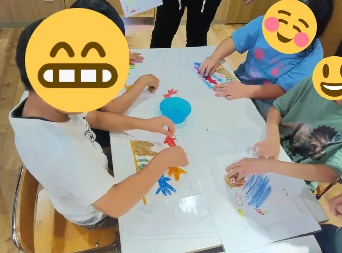 児童発達支援・放課後等デイサービス　いきるちから2/氷🧊ではじき絵🖍を描こう♪