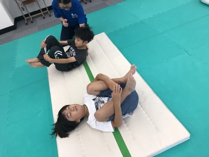 ライズ児童デイサービス布施あじろ/マット運動⭐️