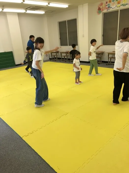 ライズ児童デイサービス布施あじろ/ちあダンス〜唱タイム〜🎶