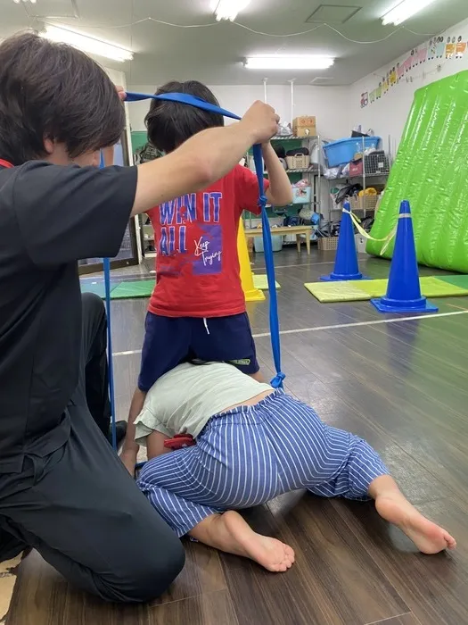 きりんのあくびkids みと/ゴムトンネルで救出せよ！