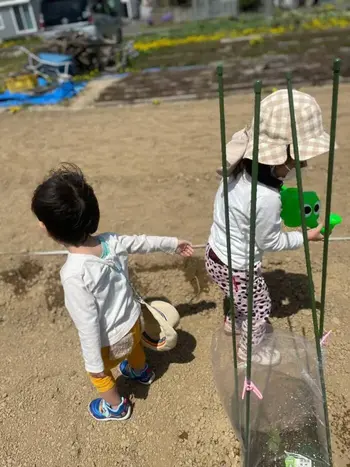 【送迎あり】　こぱんはうすさくら　札幌太平教室/畑に水やり