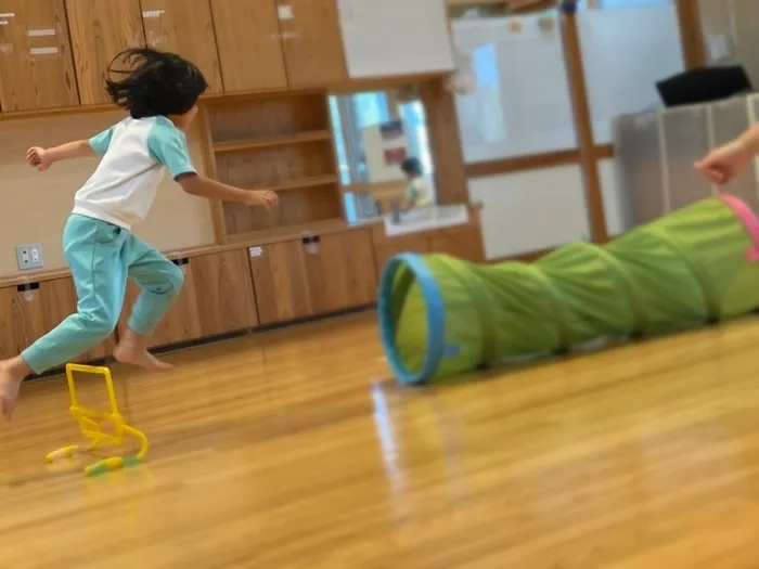 にじいろひよこ園亘理/運動遊び「サーキット」