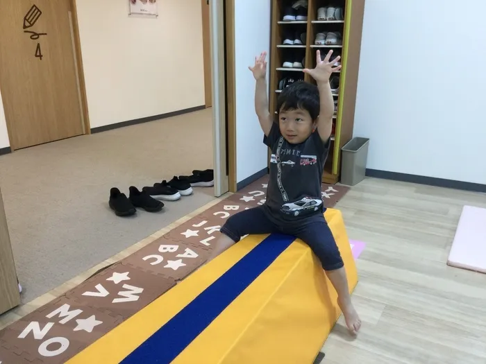 AIAI PLUS 土気駅南口/運動プログラム：またがってすすむ
