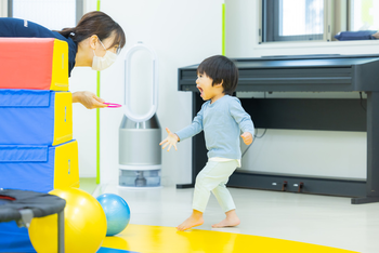ヨコミネ式運動発達支援センターすとれいとぱぁそんず