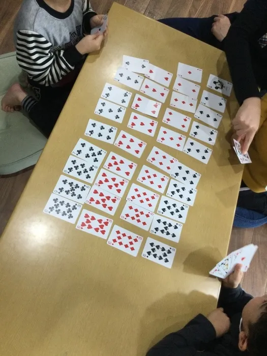 AIAI PLUS 高殿(児童発達支援・保育所等訪問支援・放課後等デイサービス)/3月27日(トランプ7並べ)