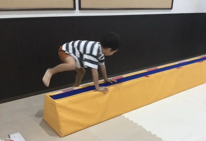 AIAI PLUS 高殿(児童発達支援・保育所等訪問支援・放課後等デイサービス)/8月4日(平均台)
